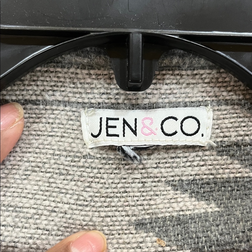 Women's Aztec Patterned Jean Jacket - image 4